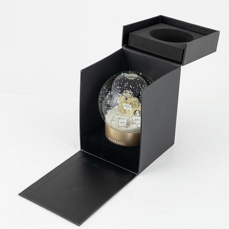 Chanel, snow globe.