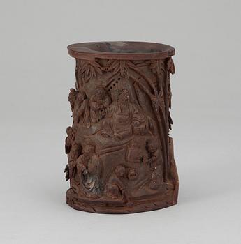 A wooden brush pot, Qing dynasty (1644-1914).