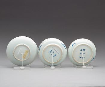 Three blue and white Transitional dishes, 17th Century.