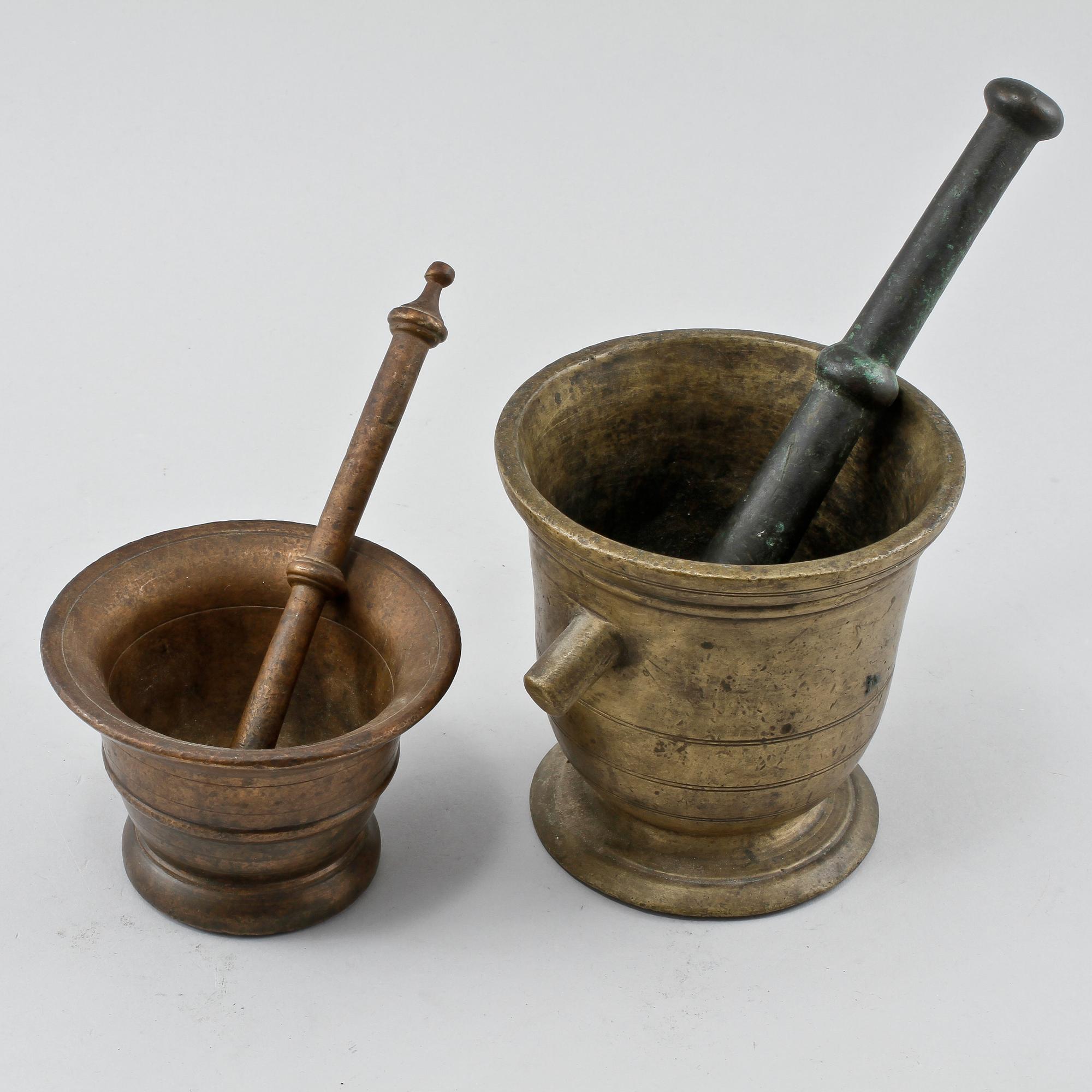 MORTLAR, 2 st, mässing, 1800-tal.