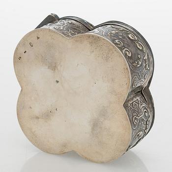 Breidenstein & Renaud, box with lid, silver, Frankfurt circa 1900.