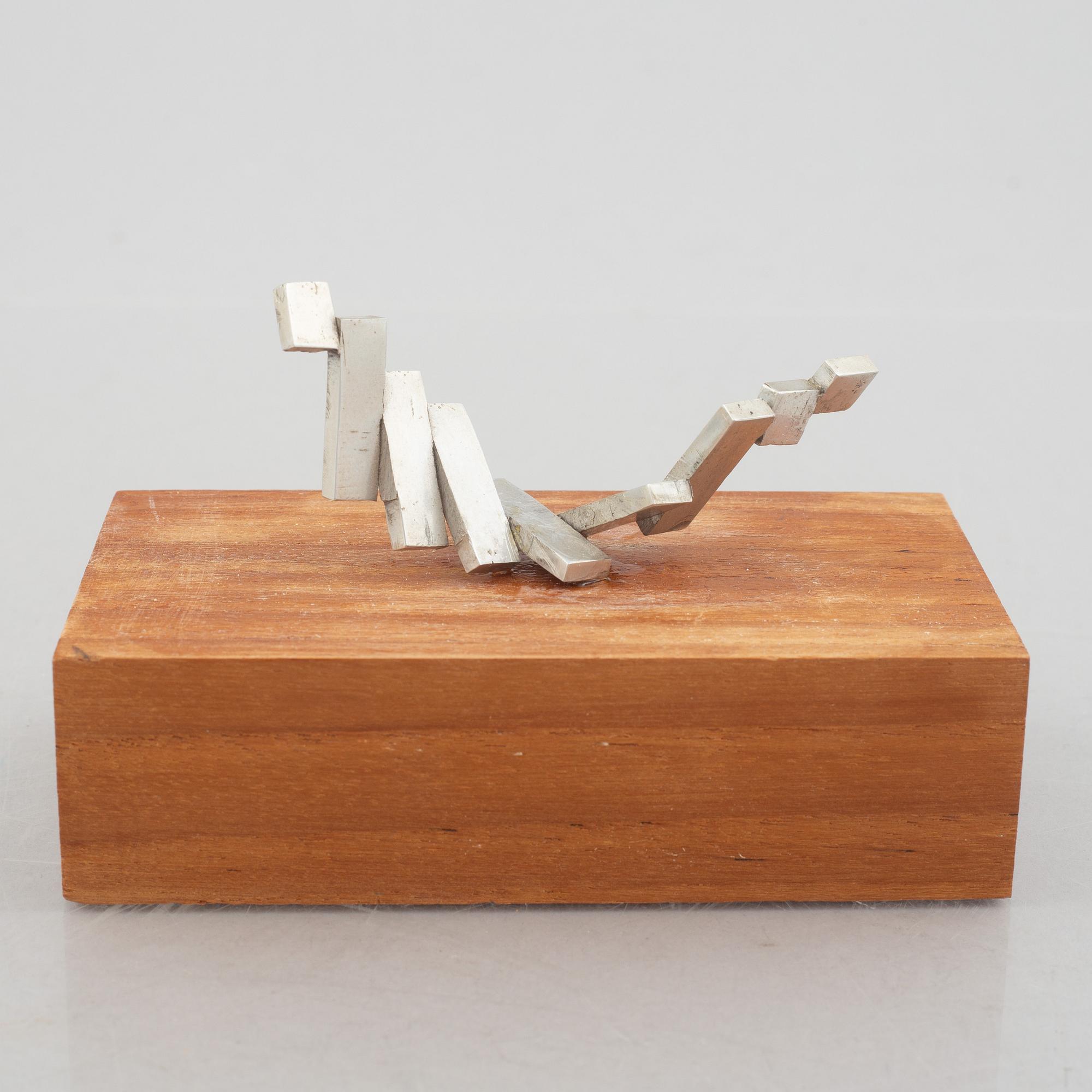 Arne Jones, "Vevax".