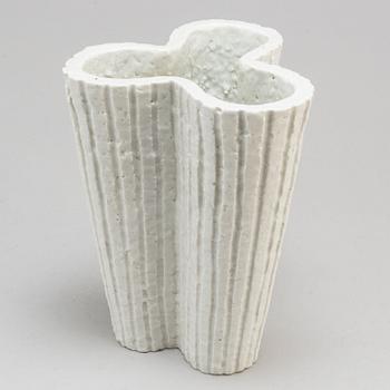 GUNNAR NYLUND, a 1940's stoneware vase by Rörstrand.