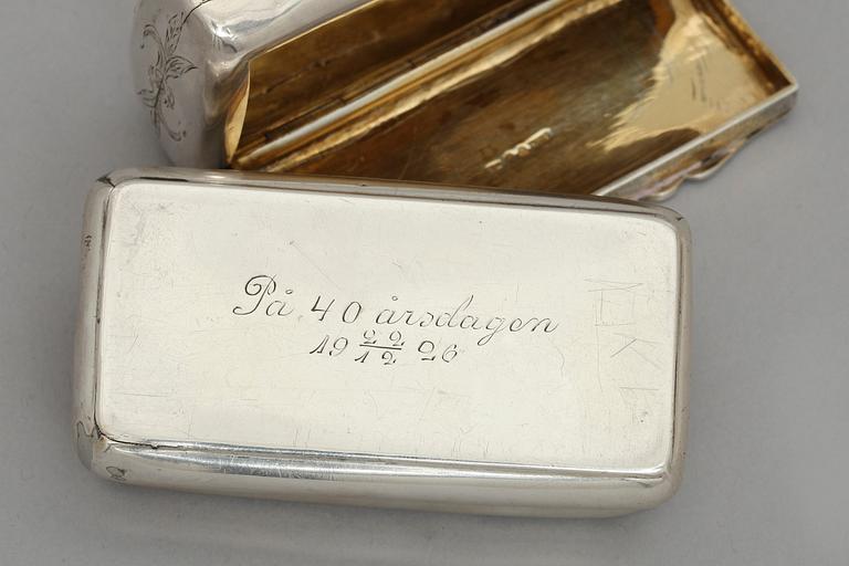 DOSOR, 2 st, silver, en import, en Anders Ulrik Wahlberg, Göteborg 1901. Vikt c:a 64 + 75 g.