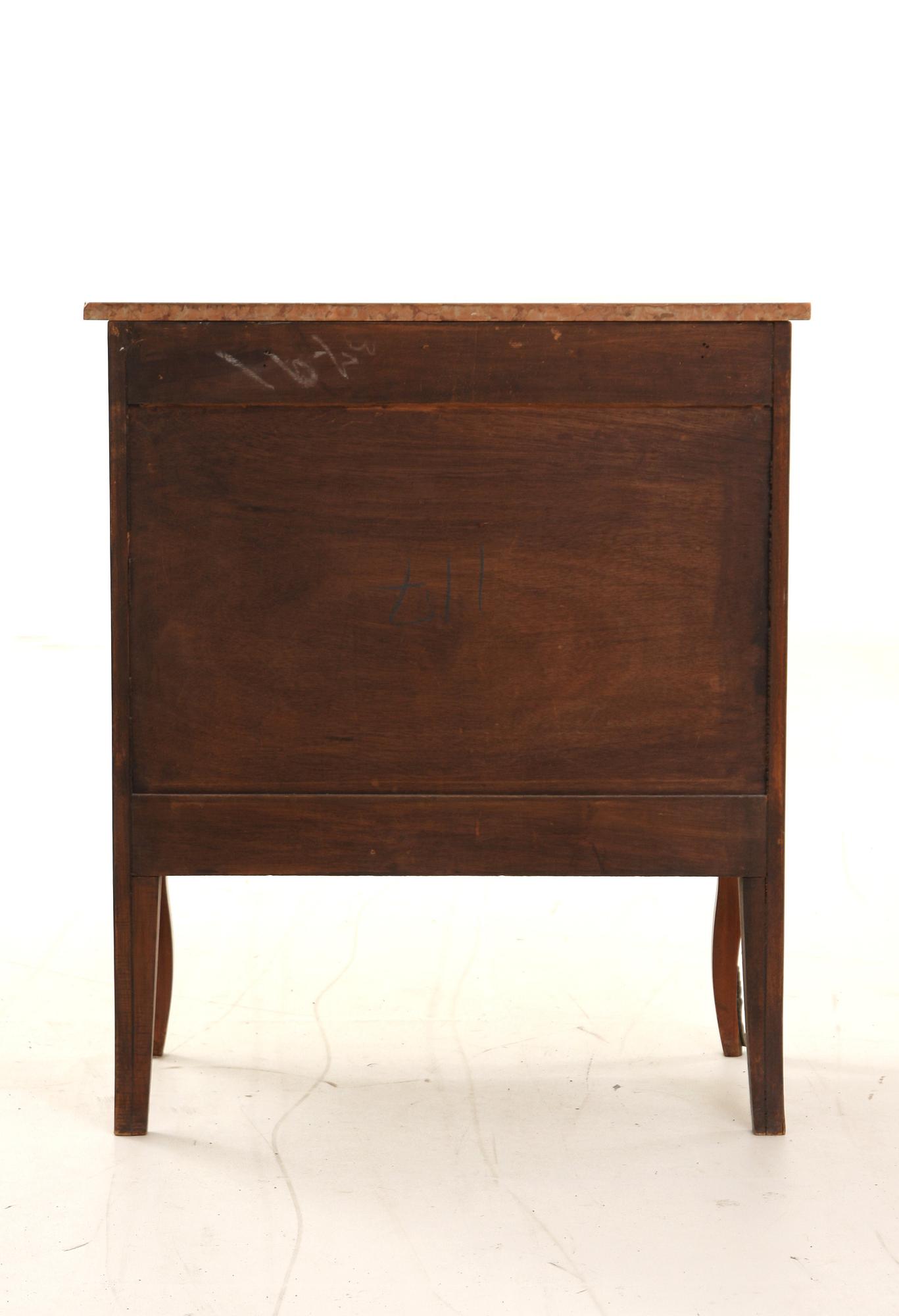 BYRÅ, gustaviansk stil, 1900-talets början.