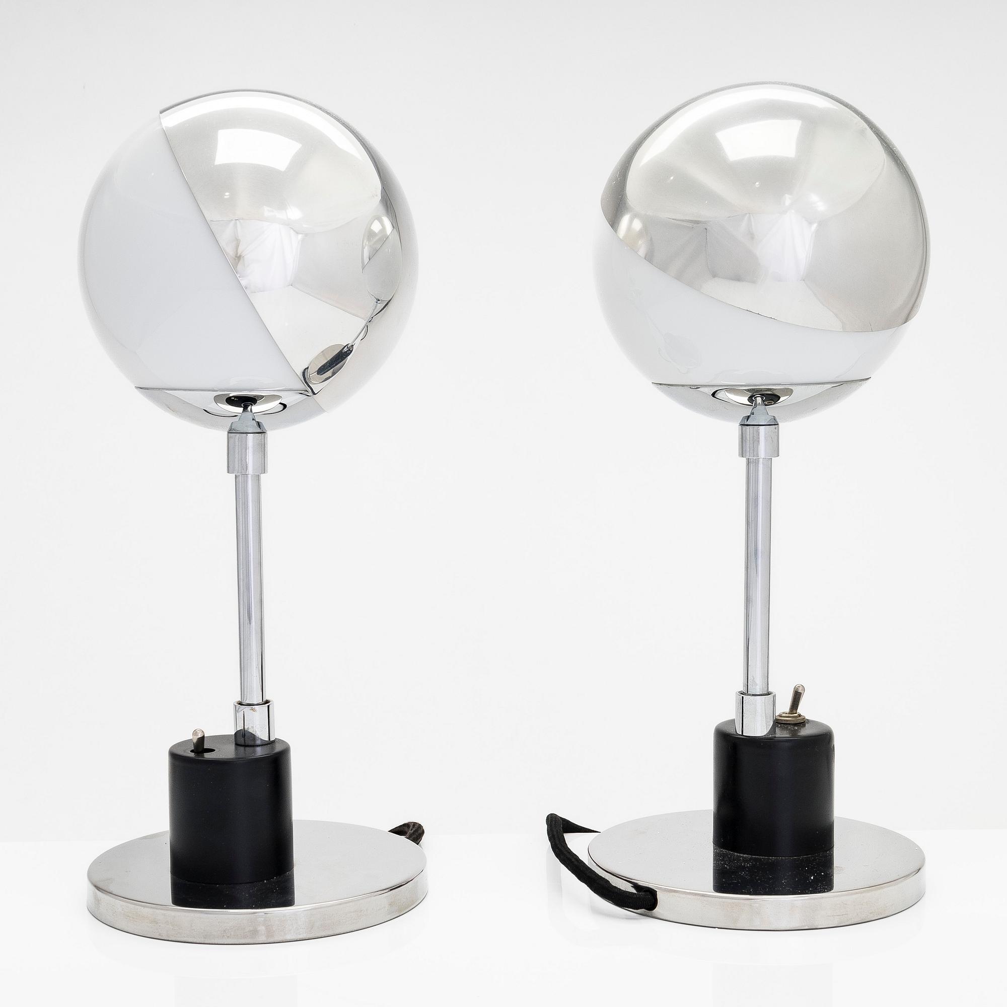 Walter Schnepel, bordslampor, ett par, "SF 28", Tecnolumen, Tyskland, sent 1900-tal.