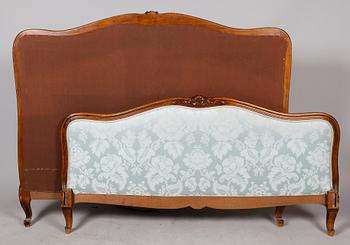 SÄNGRAM, rokokostil, 1900-talets första hälft.