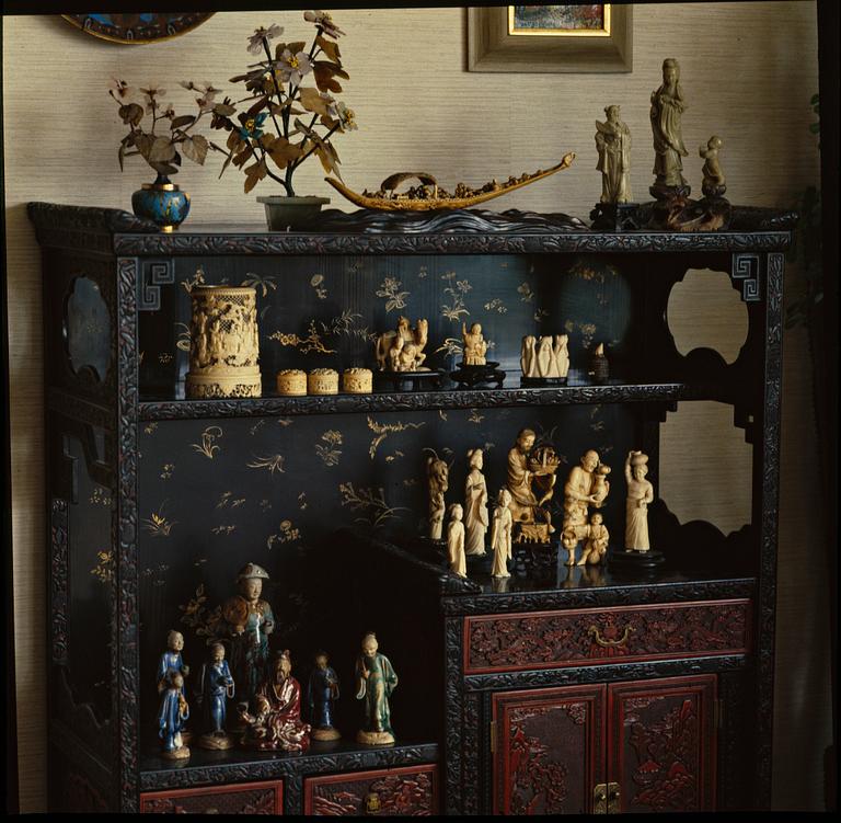 A lacquer display cabinet, late 19th Century.