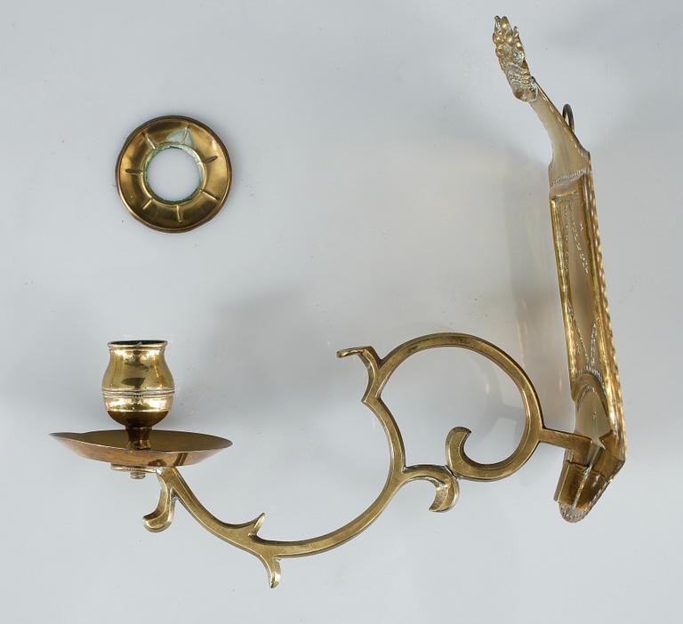 VÄGGLAMPETTER, ett par, mässing, omkring sekelskiftet 1900.