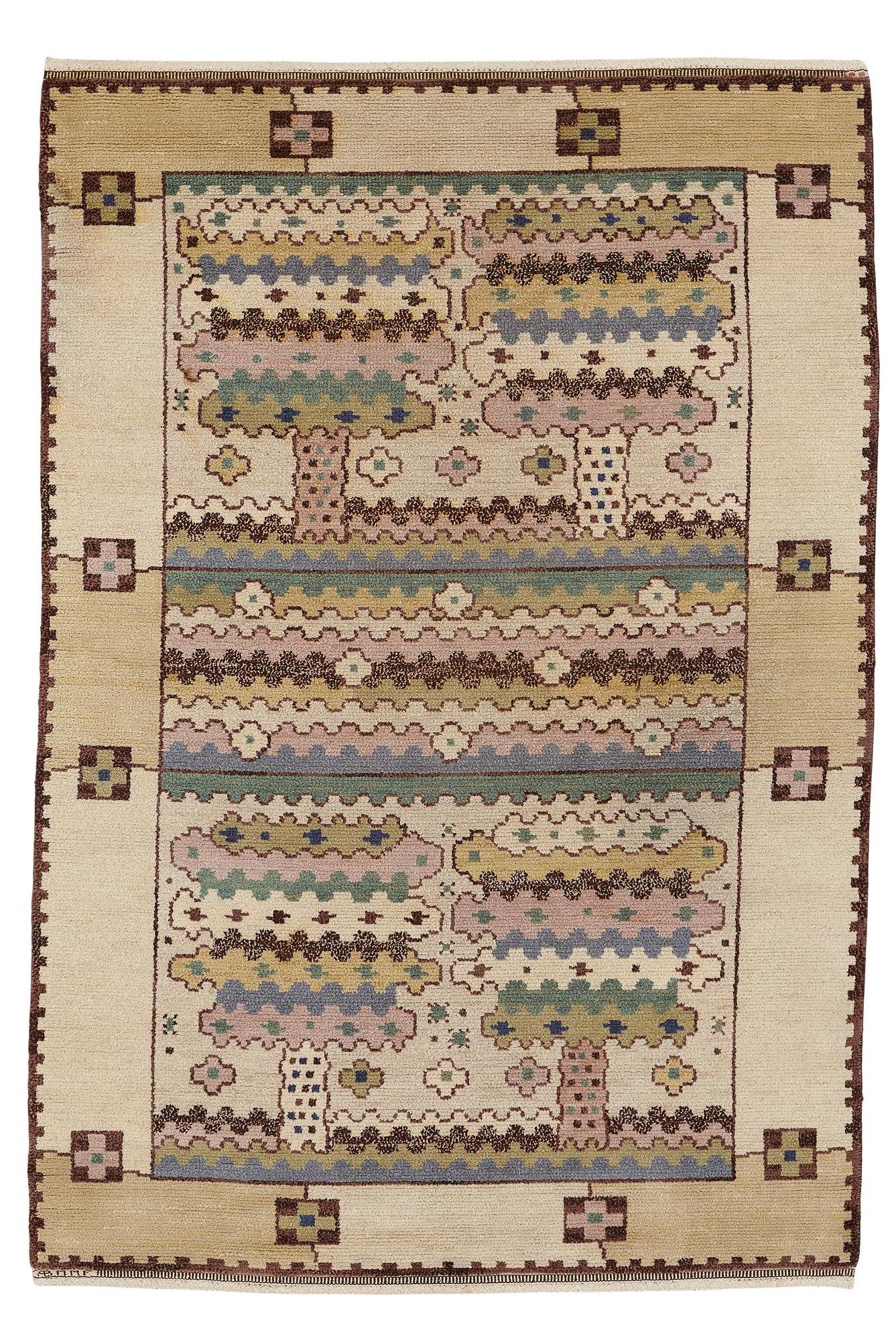 Märta Måås-Fjetterström, Matto, "Lunden", knotted pile, ca 256,5-257,5 x 172-175 cm, signed AB MMF.