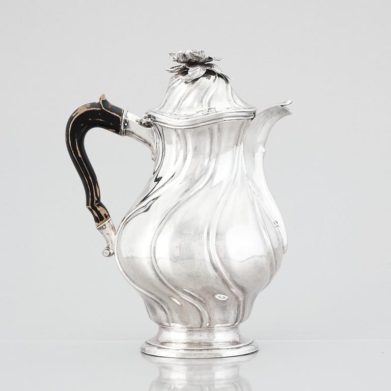 Petter Lund, kaffekanna, silver, Stockholm 1761. Rokoko.