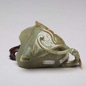 KOPPAR, tre stycken, bl.a. nefrit. Kina.