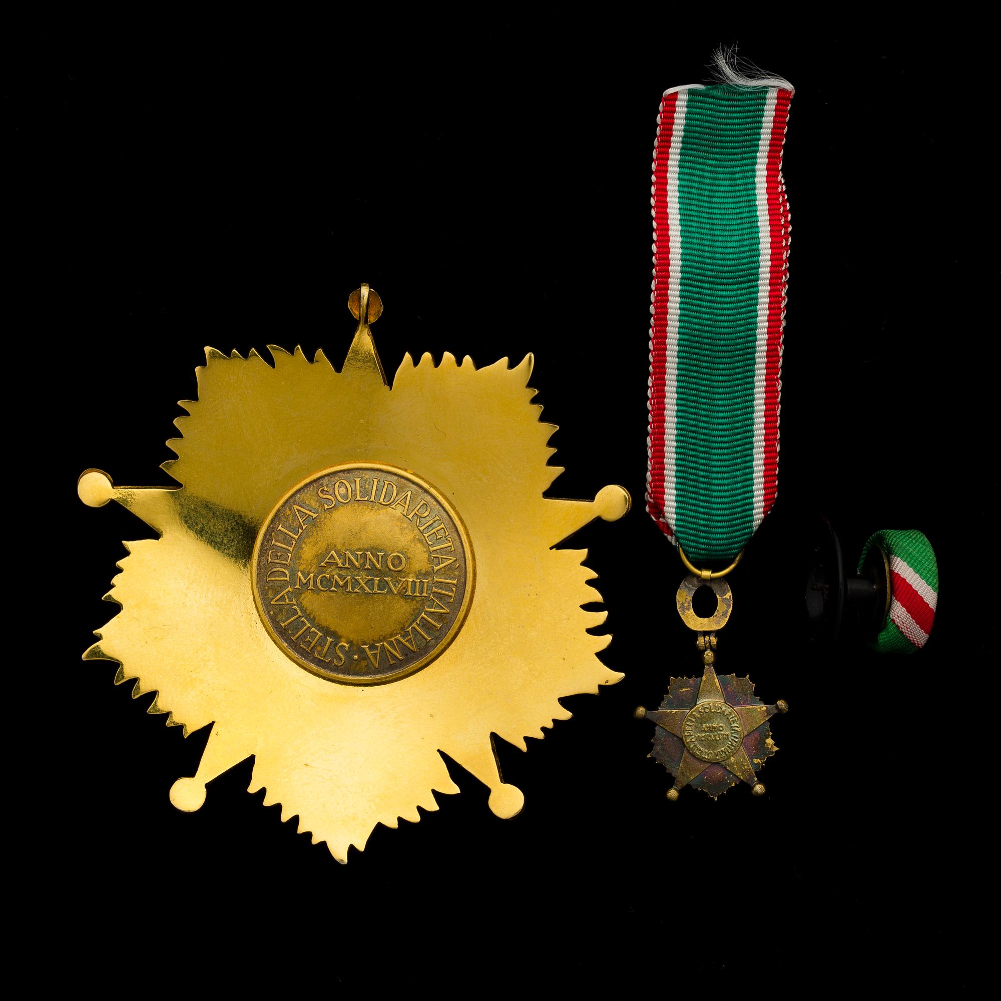 ITALIALAINEN KUNNIAMERKKI, 3 osaa, "Ordine della Stella della Solidarietà italiana". Myönnetty 1948.