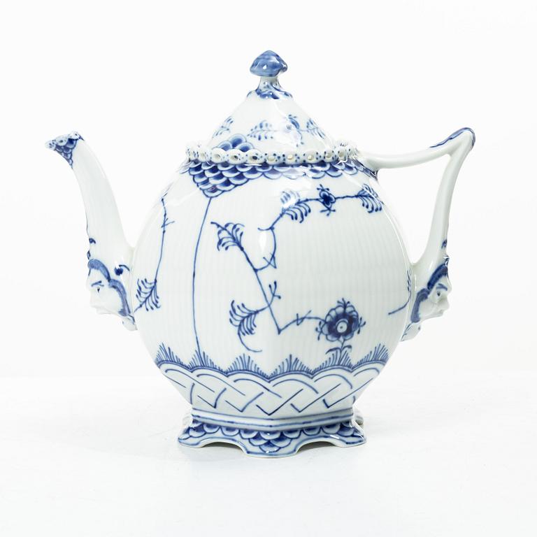 Royal Copenhagen, A 'Blue Fluted Full Lace' / 'Musselmalet' porcelain teapot, model 1119, 1969-73.