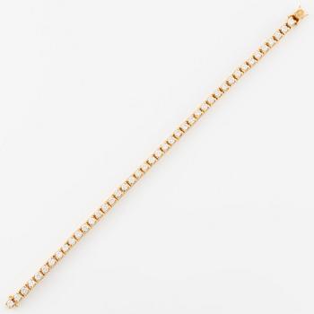 Tennis bracelet, 18K gold and brilliant-cut diamonds, a total of 4.56 ct according to the engraving.