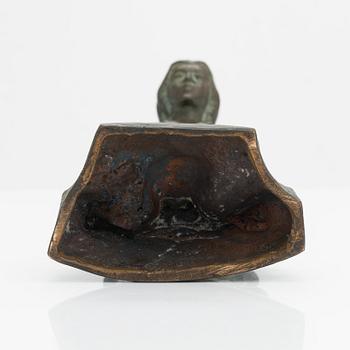 Arttu Halonen, bronsskulptur, signerad och daterad 1919.