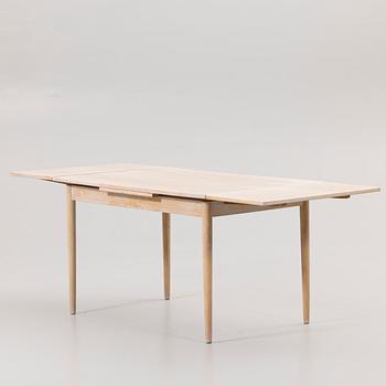 Bord, troligen modell 105, Farstrup, Danmark, 1900-talets andra hälft.