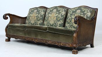 SALONGSGRUPP, 4 delar, Chippendale-stil, 1900-tal.