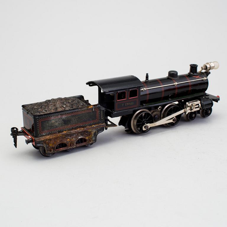 A tinplate Märklin steam locomotive with tender F 13040, 0 Gauge, Germany, 1920s.