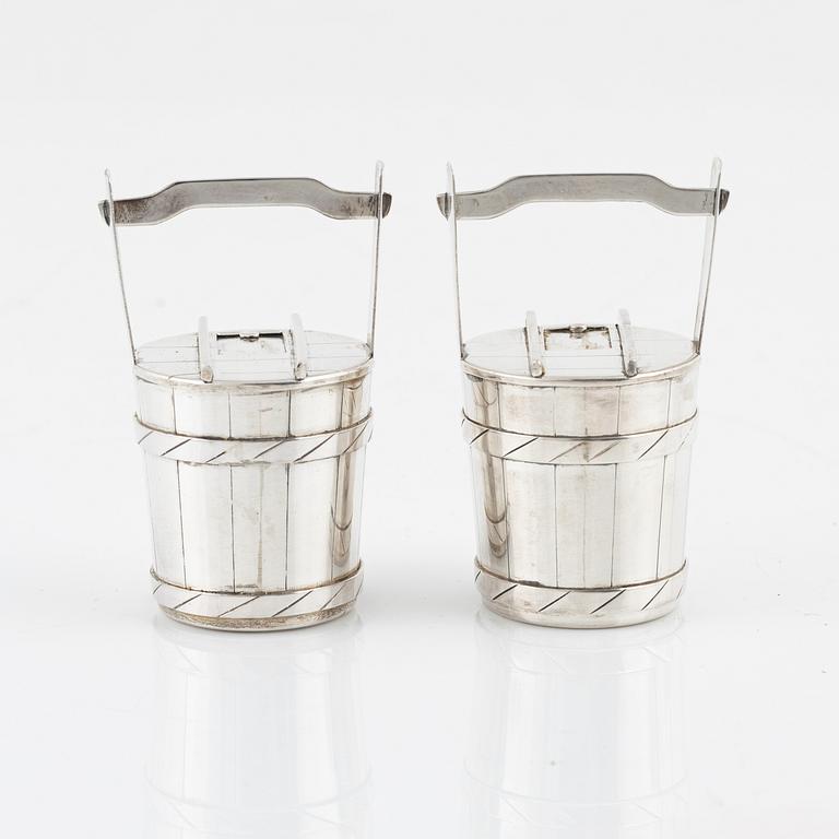 Salt- och pepparkar, ett par, sterlingsilver, Japan, 1900-talets andra hälft.