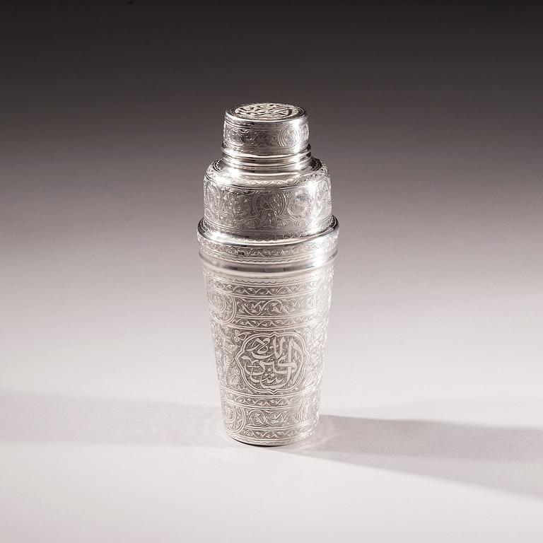 SHAKER, silver, orientalisk, bär finska kontrollstäplar 1988. Totalvikt ca 437 g.
