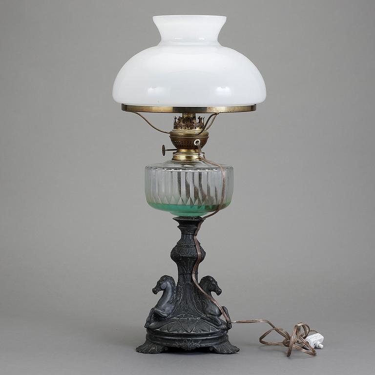BORDSFOTOGENLAMPA, omkring sekelskiftet 1900.