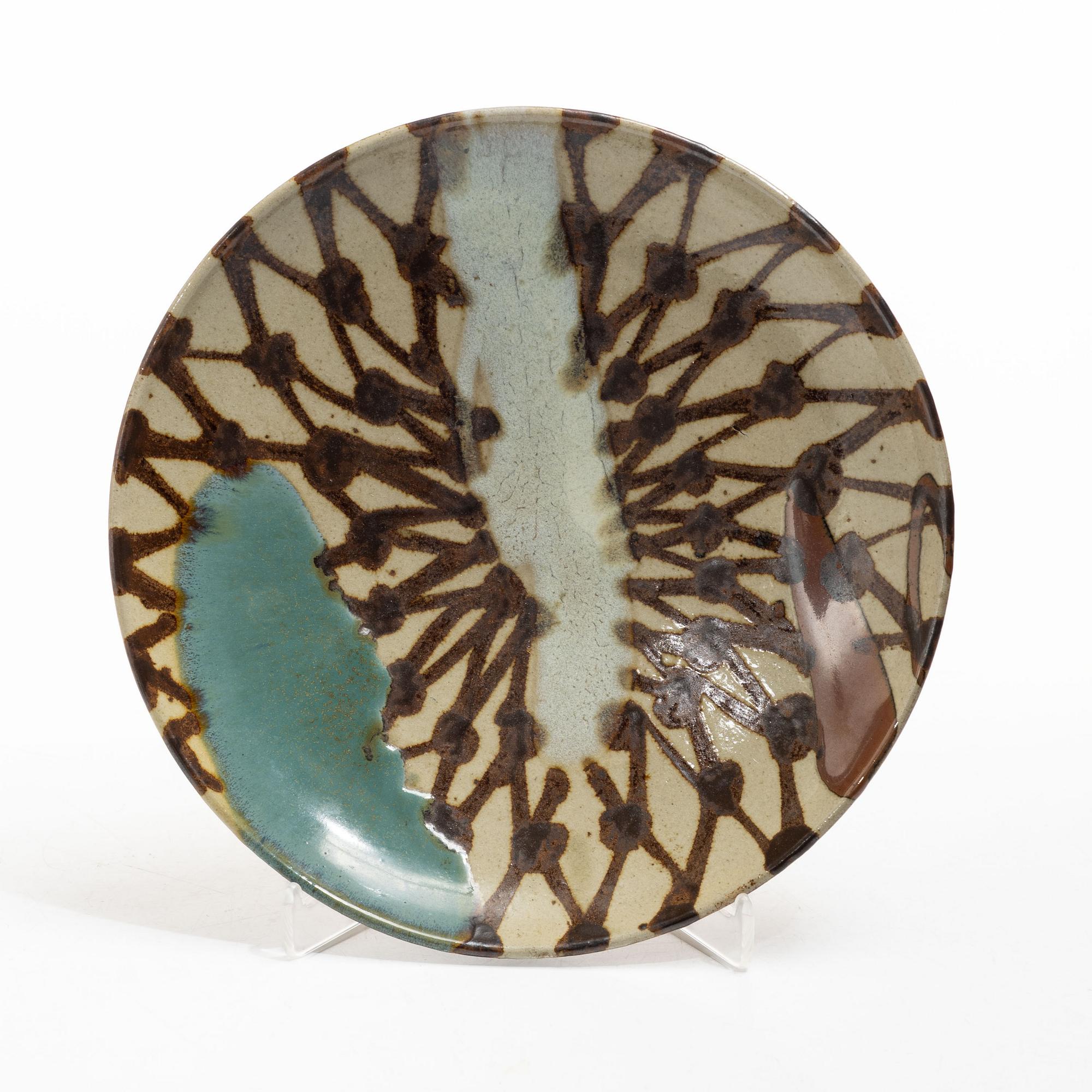 Shoji Hamada, attributed to, A stoneware bowl dish, Japan, 1960s.