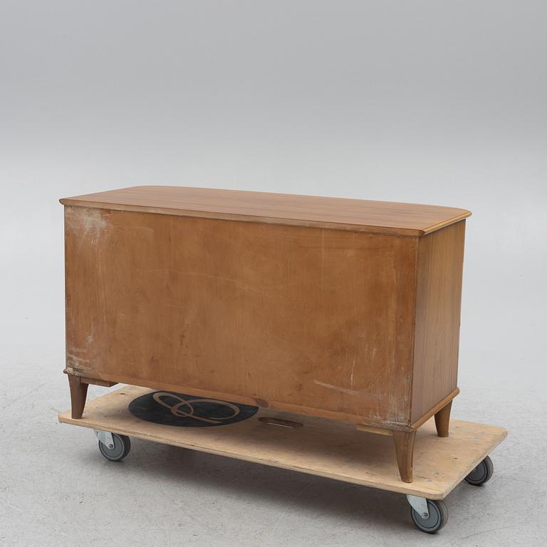 A Swedish Modern chest of drawers, 1940s.