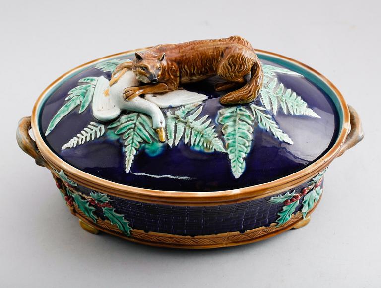 TERRIN, majolika, sannolikt Tyskland, omkring år 1900.