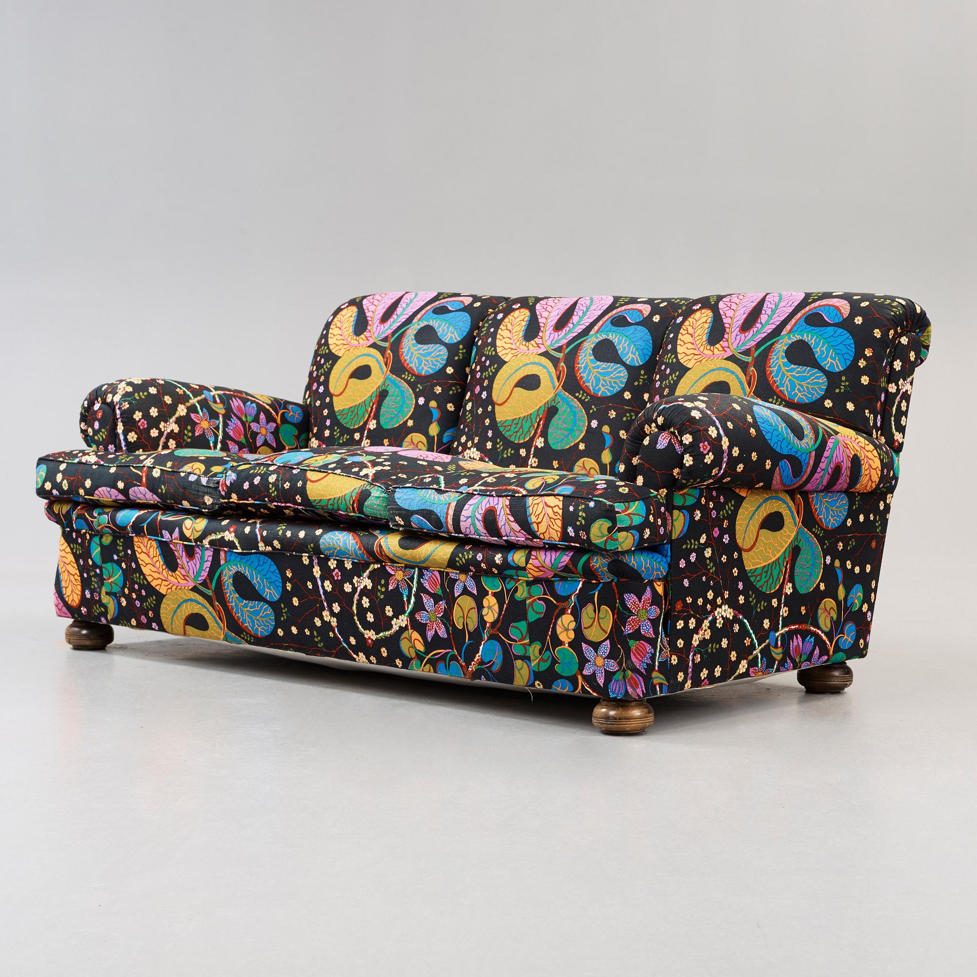 Josef Frank, A Josef Frank sofa, Svenskt Tenn.