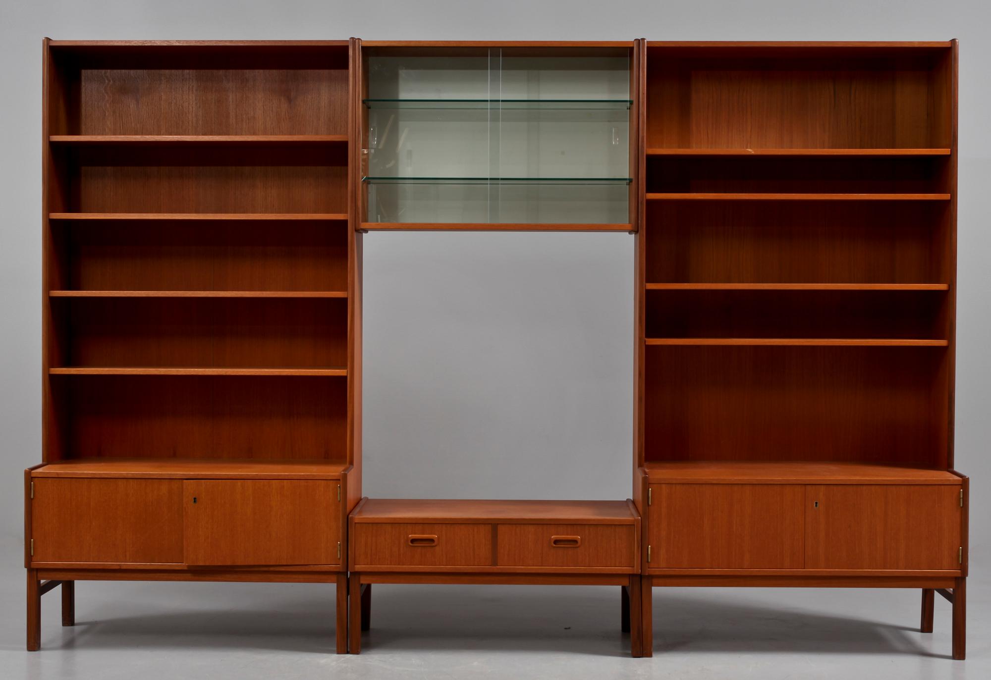 BOKHYLLESEKTION, 3 delar, 1950/60-tal.