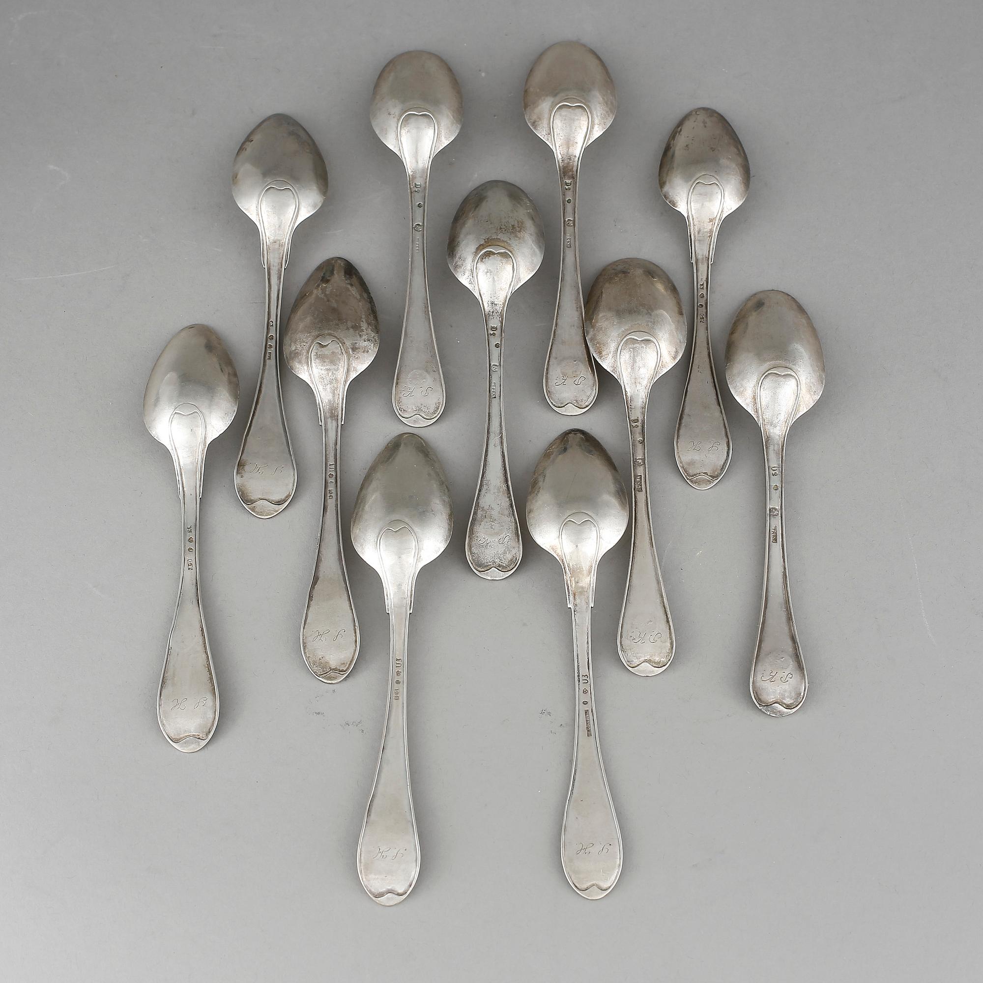DESSERTSKEDAR, 11 st liknande, silver, olika mästare, Sverige 1786 till 1800-talets första hälft. Tot ca 467 gram.