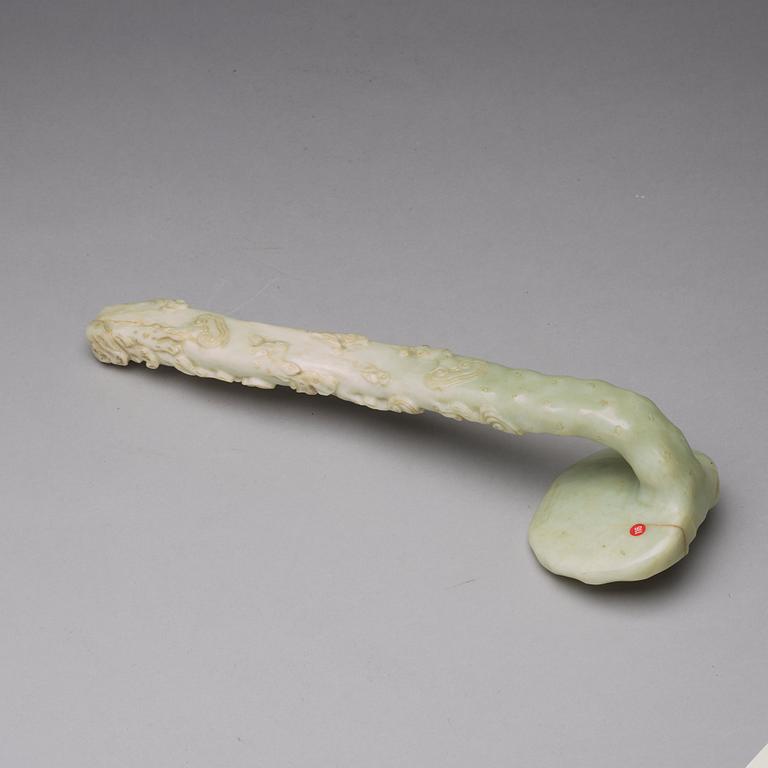 A nephrite ruyi sceptre, presumably late Qing dynasty.