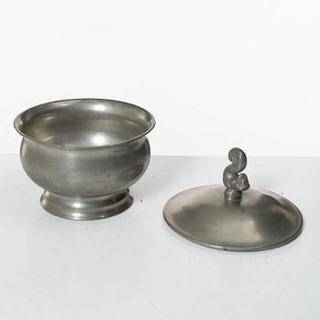 Firma Svenskt Tenn, Svenskt Tenn, a pewter sugar bowl with lid, Stockholm 1925, model A 37, signed Estrid Erikson.