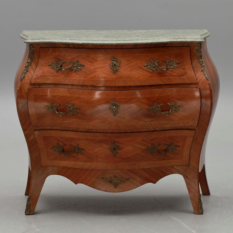 BYRÅ. Rokokostil, 1900-tal.