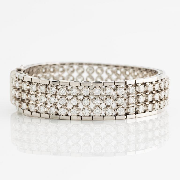 Bracelet 18K white gold with round brilliant-cut diamonds.