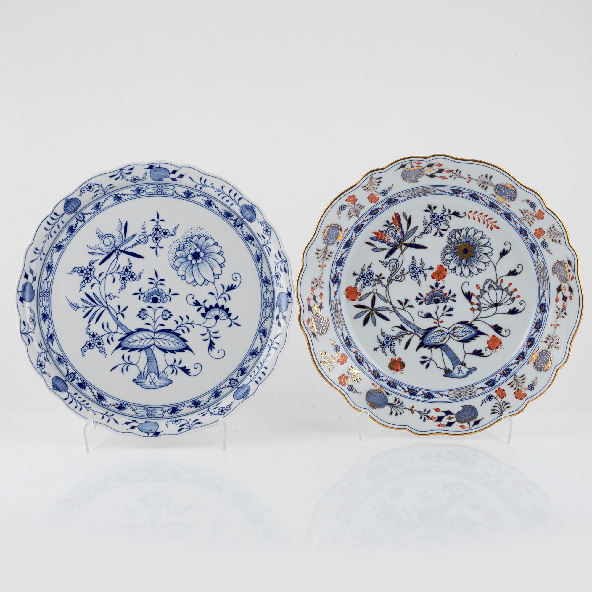 Serveringsfat, 2 st, porslin, Zwiebelmuster/Lökmönstret", Meissen, Tyskland.