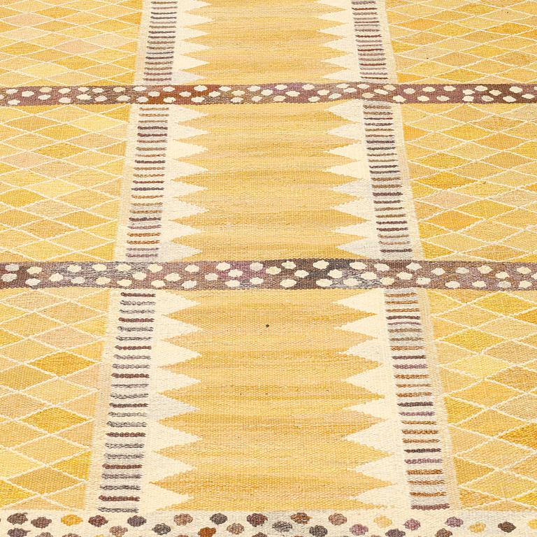 Marianne Richter, a carpet, "Josefina gul", flat weave, ca 267,5 x 165 cm, signed AB MMF MR.