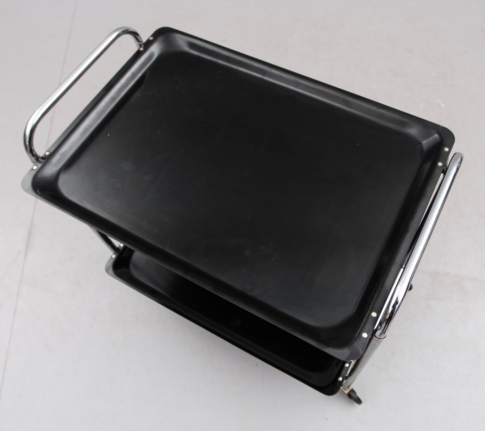 SERVERINGSVAGN, 1900-talets mitt.