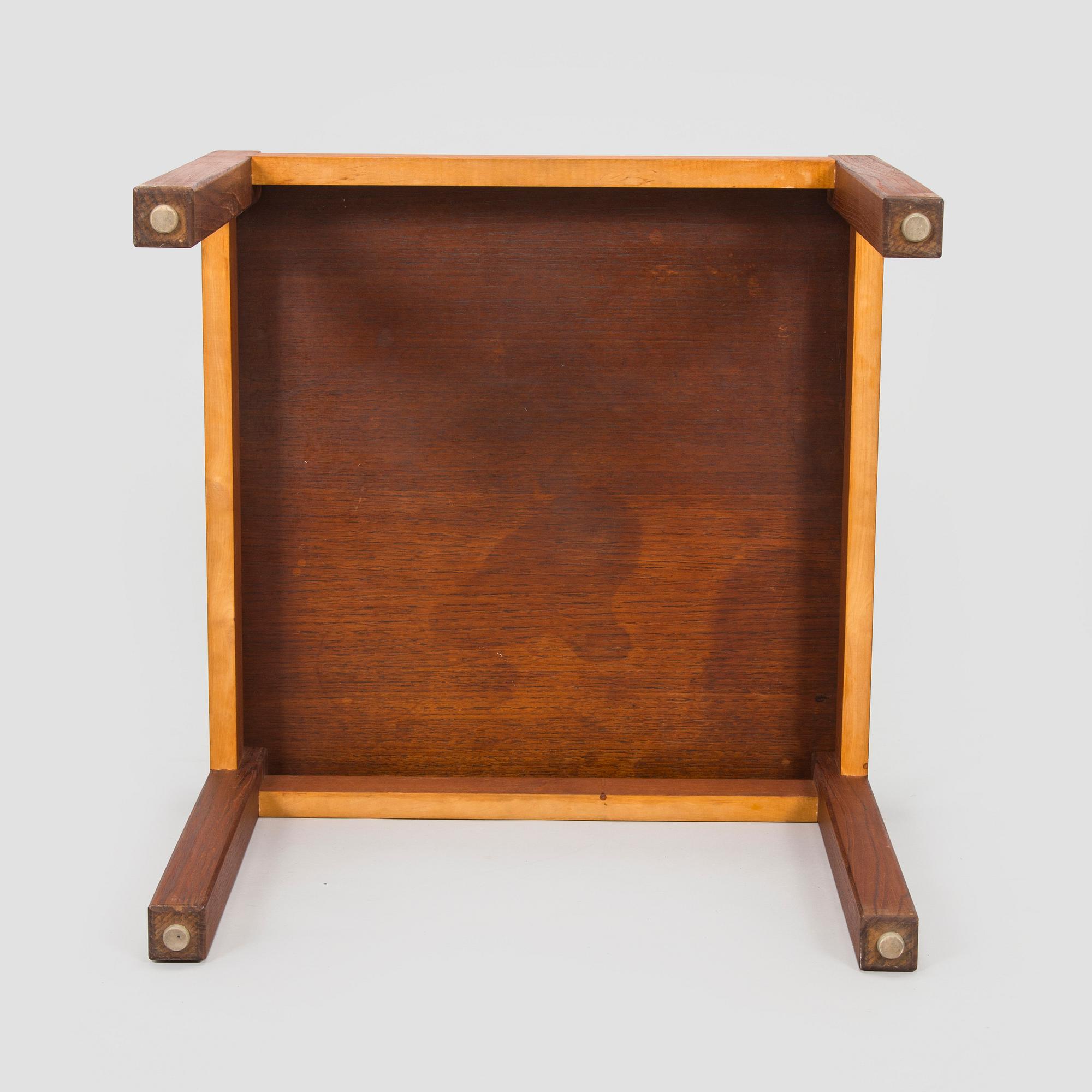 Carl Gustaf Hiort af Ornäs, pöytä, "Lamppupöytä", HMN, Huonekaluliike Mikko Nupponen 1960-luku.