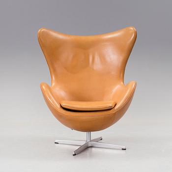 ARNE JACOBSEN, a "Egg" chair Fritz Hansen Denmark 1999.