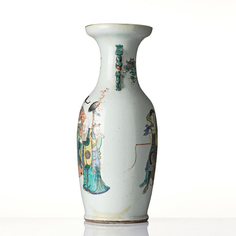 A large 'Sanxing' vase, late Qing dynasty.