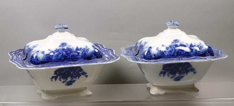 MATSERVIS, 118 delar, flintgods, "Roma", Royal Porcelain, Wedgwood, England.
