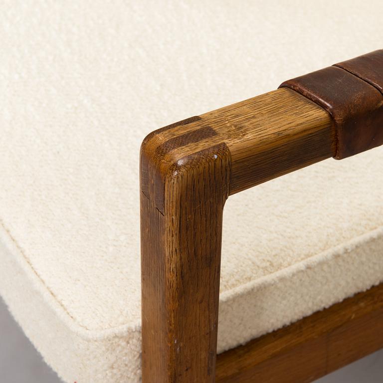 Carl Gustaf Hiort af Ornäs, a pair of mid-20th-century 'Rialto' open armchairs, Puunveisto Oy - Träsnideri Ab, Finland.