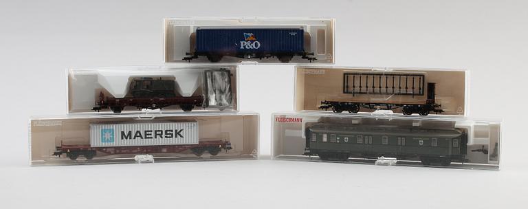 SAMLING MODELLTÅGSDELAR, 20 delar, Fleischmann, Tyskland.