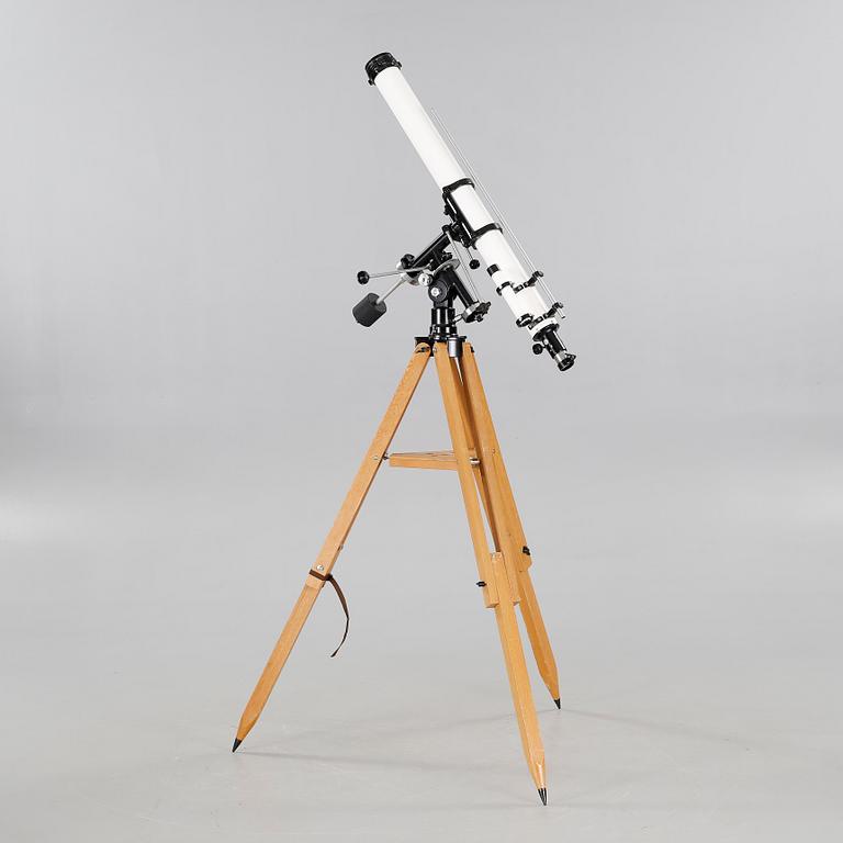 A Japanese telescope, second half of the 20th century.