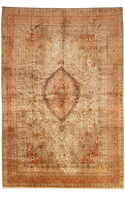 A CARPET, semi-antique/old Turkey, ca 326 x 220,5 cm.