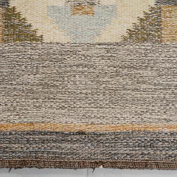 INGEGERD SILOW, a flatweave rug, signed IS, second half of the 20th century, 245 x 155 cm.