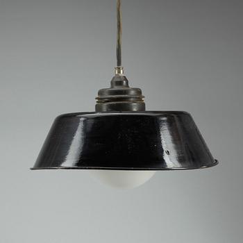 TAKLAMPOR, industri, 2 st, möjligen Asea. 1900-talets första hälft.