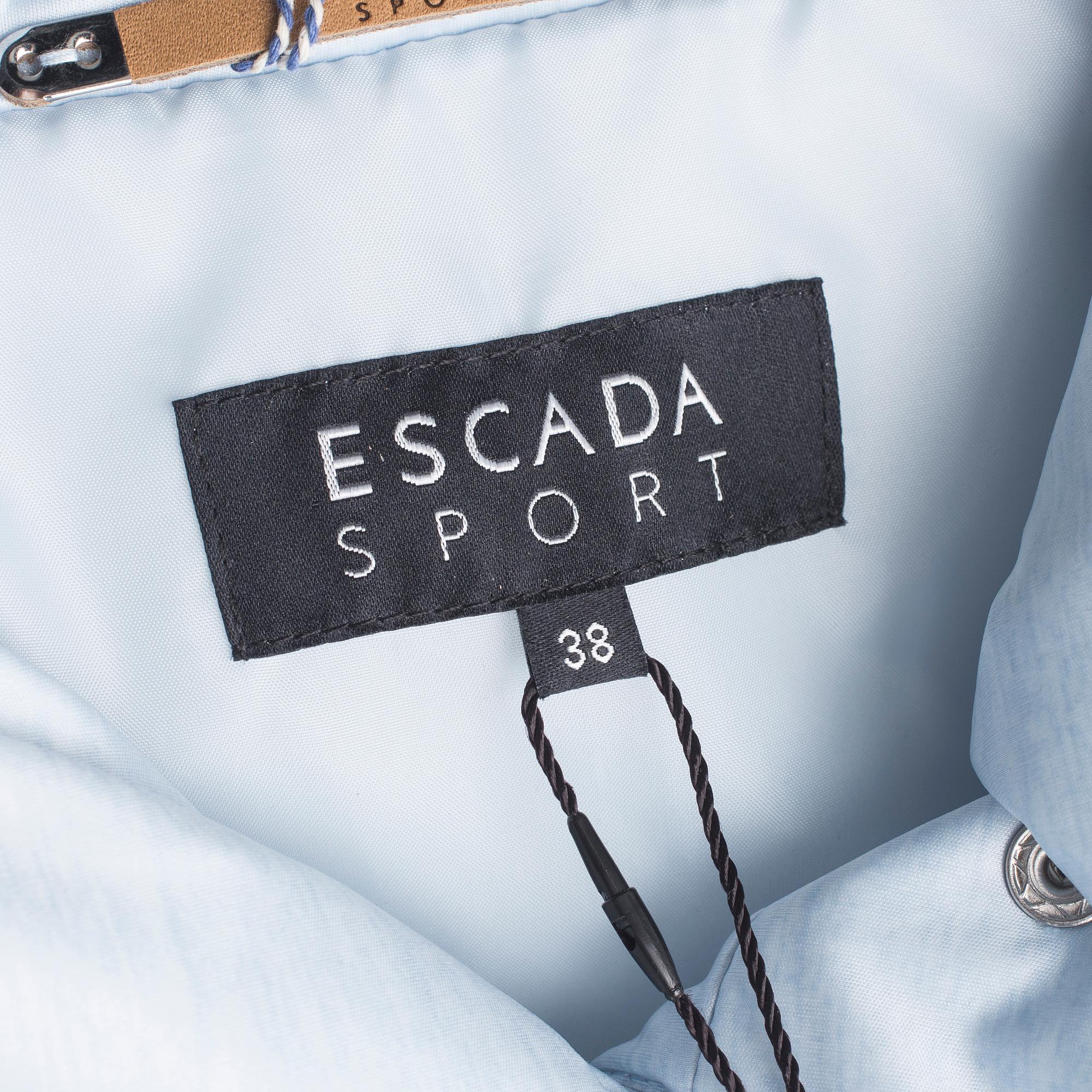 DUNJACKA, Escada Sport.